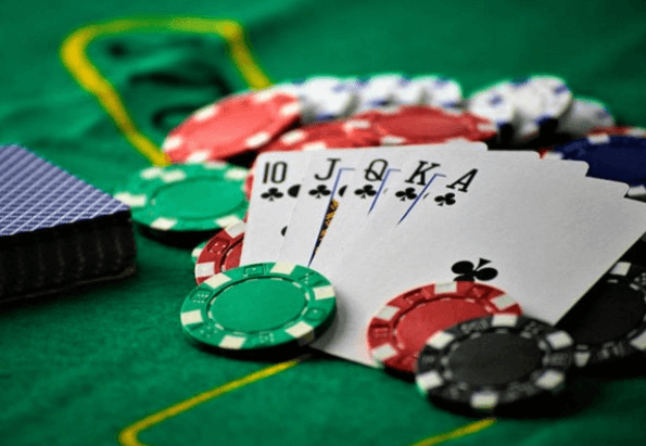 Bài học khi chơi trò Poker trực tuyến- Biết từ bỏ